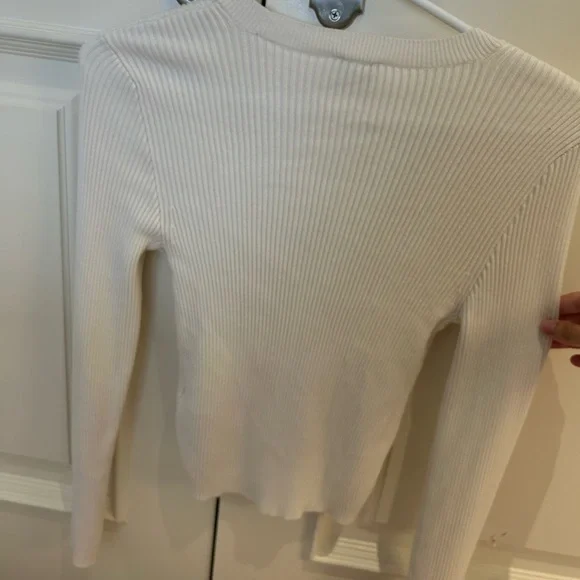 Abercrombie sweater top white/cream size small - Picture 4 of 4